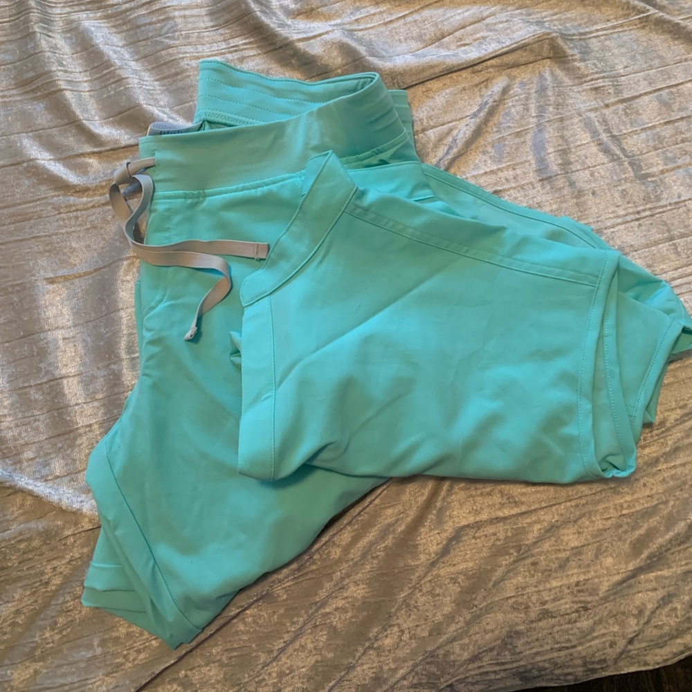 Figs fresh aqua scrub set